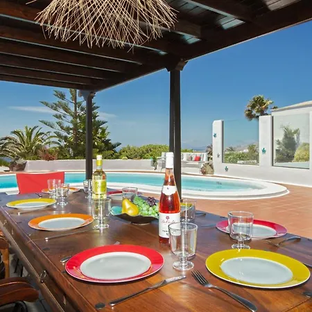 La Asomada Sleeps 6 Pool Wifi فيلة La Asomada (Lanzarote)